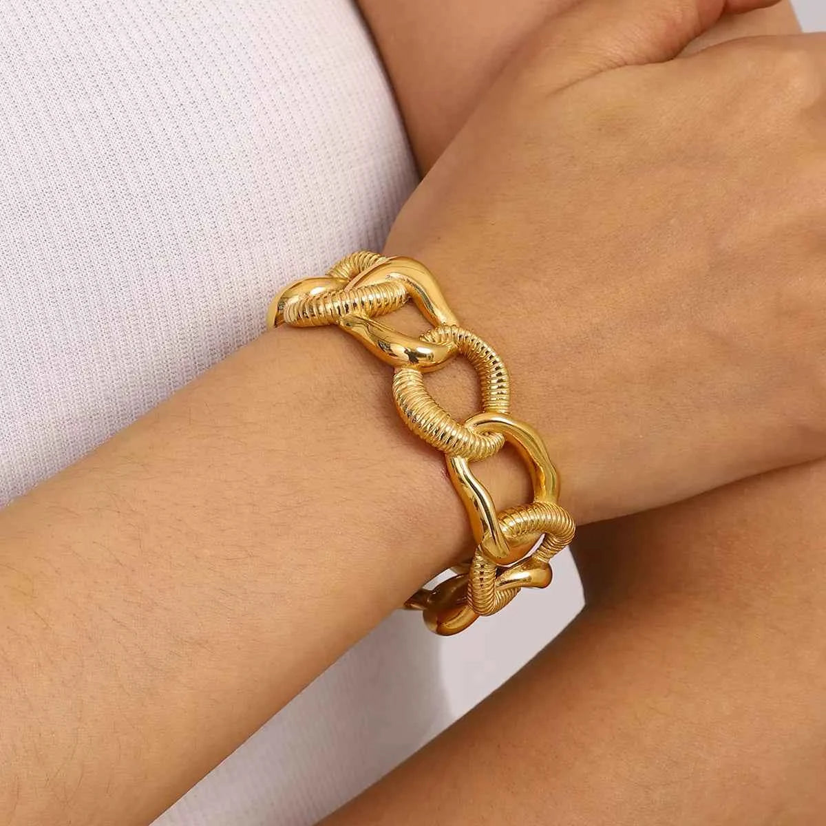 18K Gold-Plated Bracelet - Chain Link Open Design