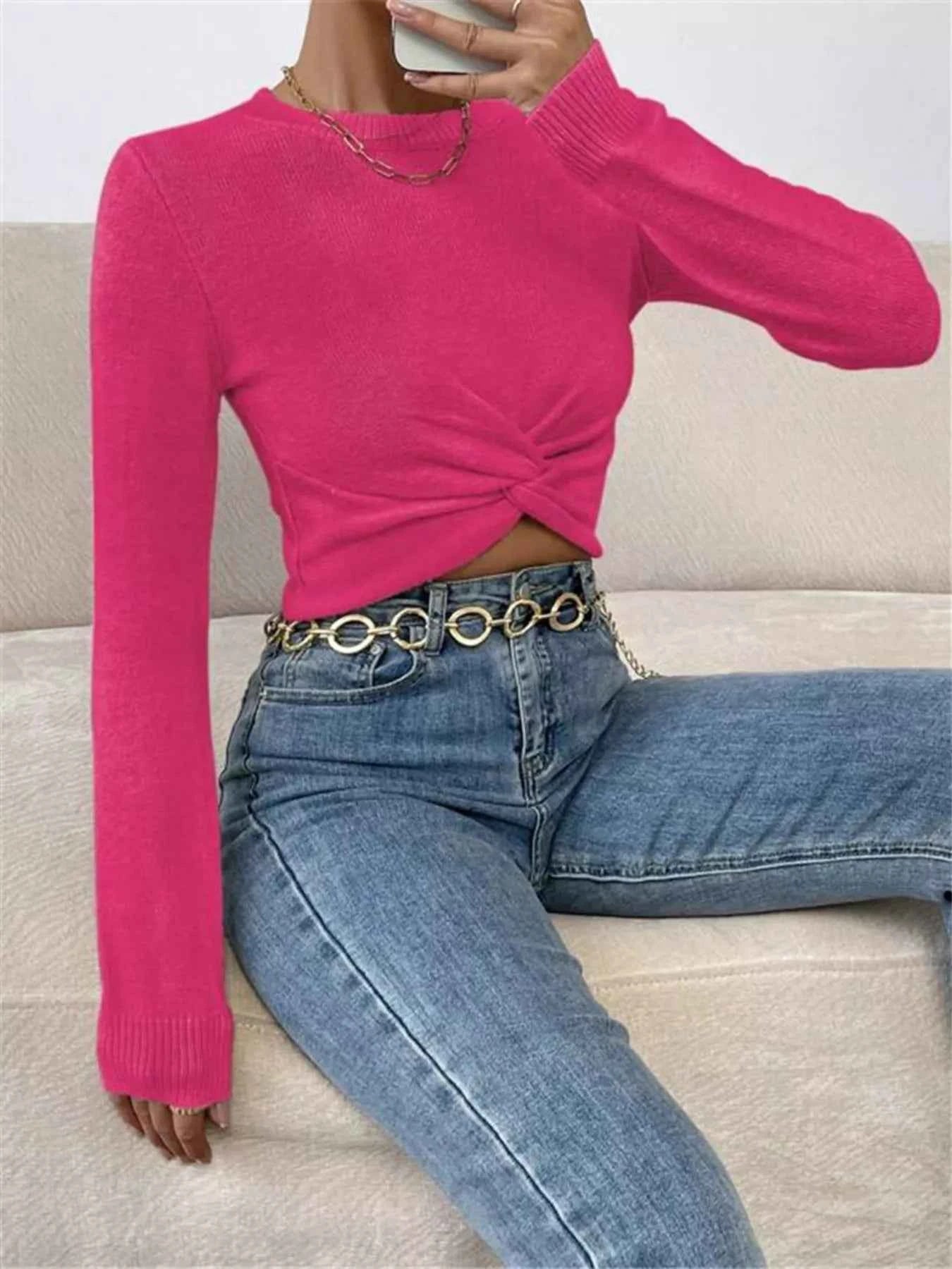 Twisted Front Cropped Knit Top for Stylish and Comfortable Wear
